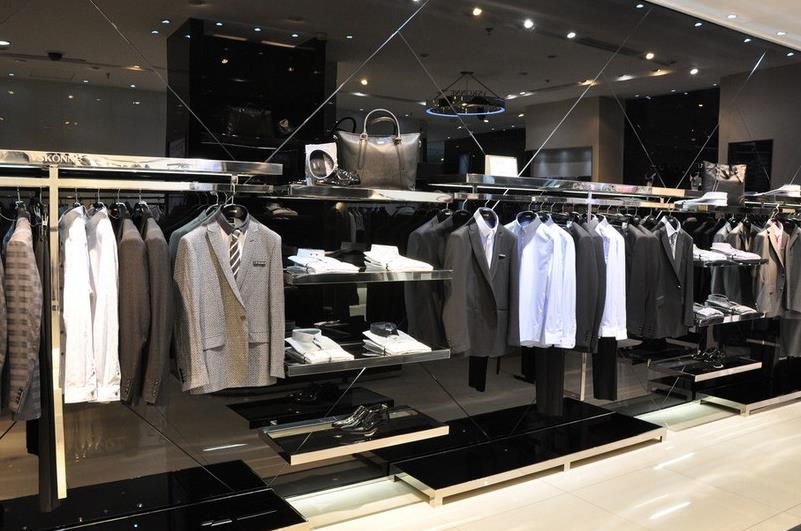 服装专卖店陈设